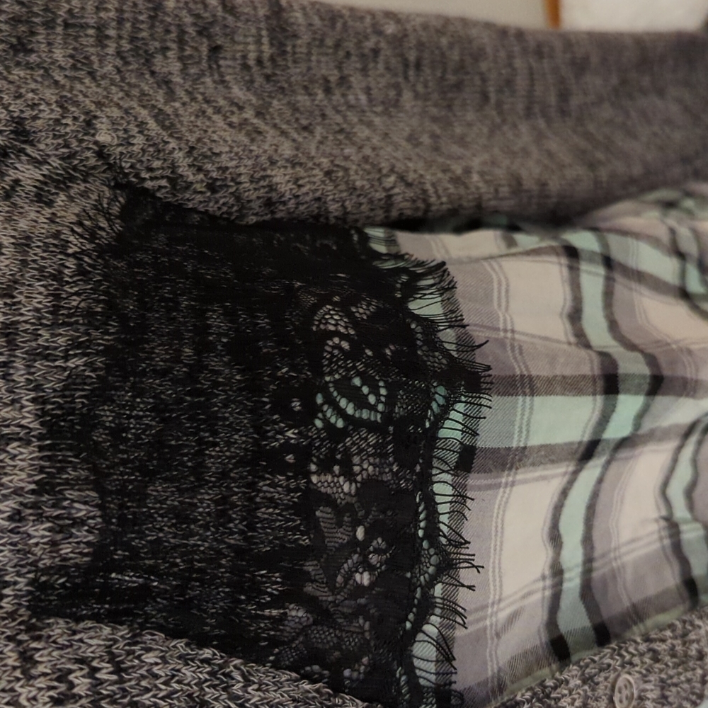 Plaid Sweater Top Size L - Picture 3 of 6
